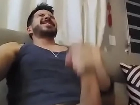 Mestiço (japonês brasileiro) batendo uma! gay ass porn chinese