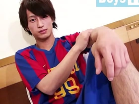 期待の新星スリ筋のサッカー青年がホテルでエロオナ！japanese gay porn gay japan police porn