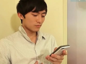 サッカー歴8年のノンケがホテルで「友達にバレたらやばい・・」とビビりつつもオナニーしてイっちゃいます♪ asian gay twinks porn