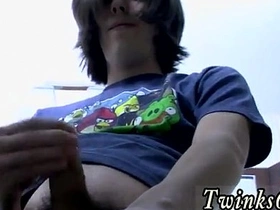 Free asian porn video The uncircumcised guy embarked by peeing his gay chinese daddys porn